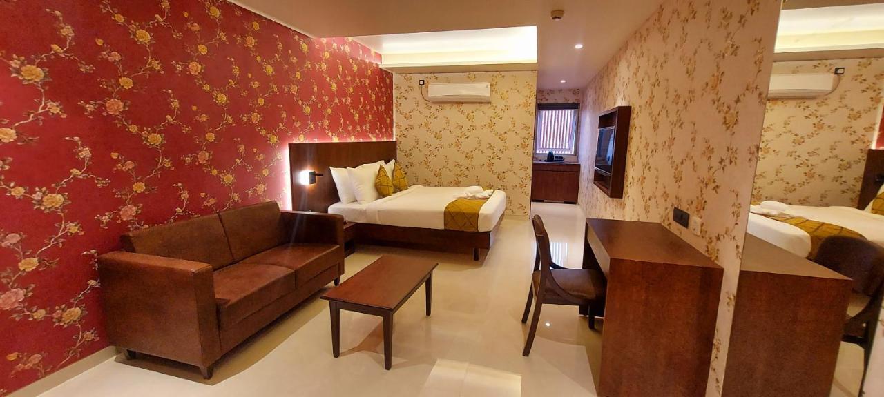 Hotel Madhuban Silvassa Exteriér fotografie
