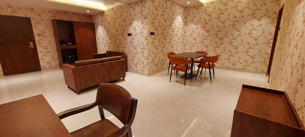 Hotel Madhuban Silvassa Exteriér fotografie