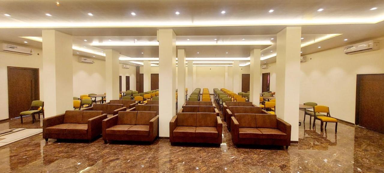 Hotel Madhuban Silvassa Exteriér fotografie
