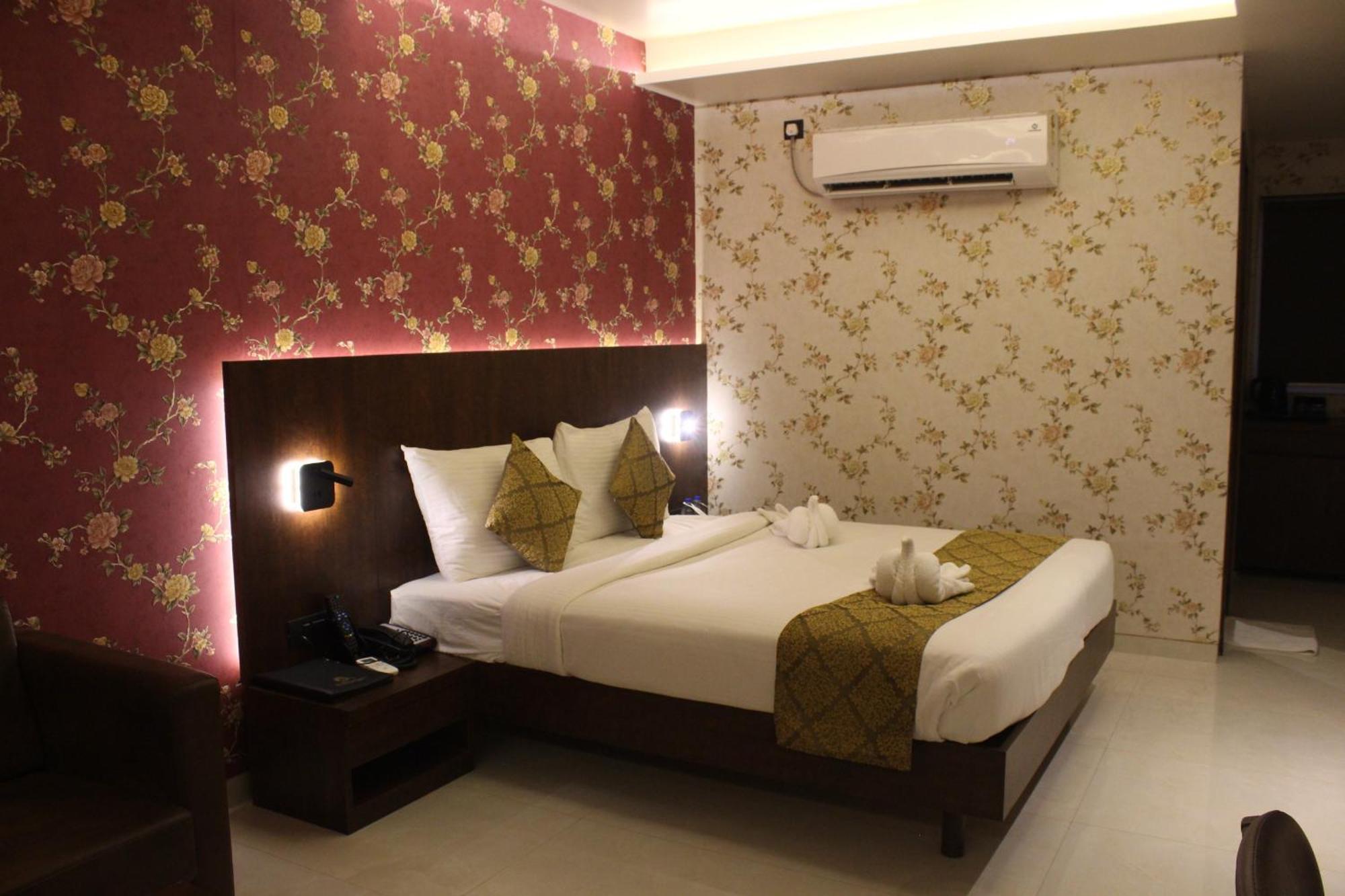 Hotel Madhuban Silvassa Exteriér fotografie