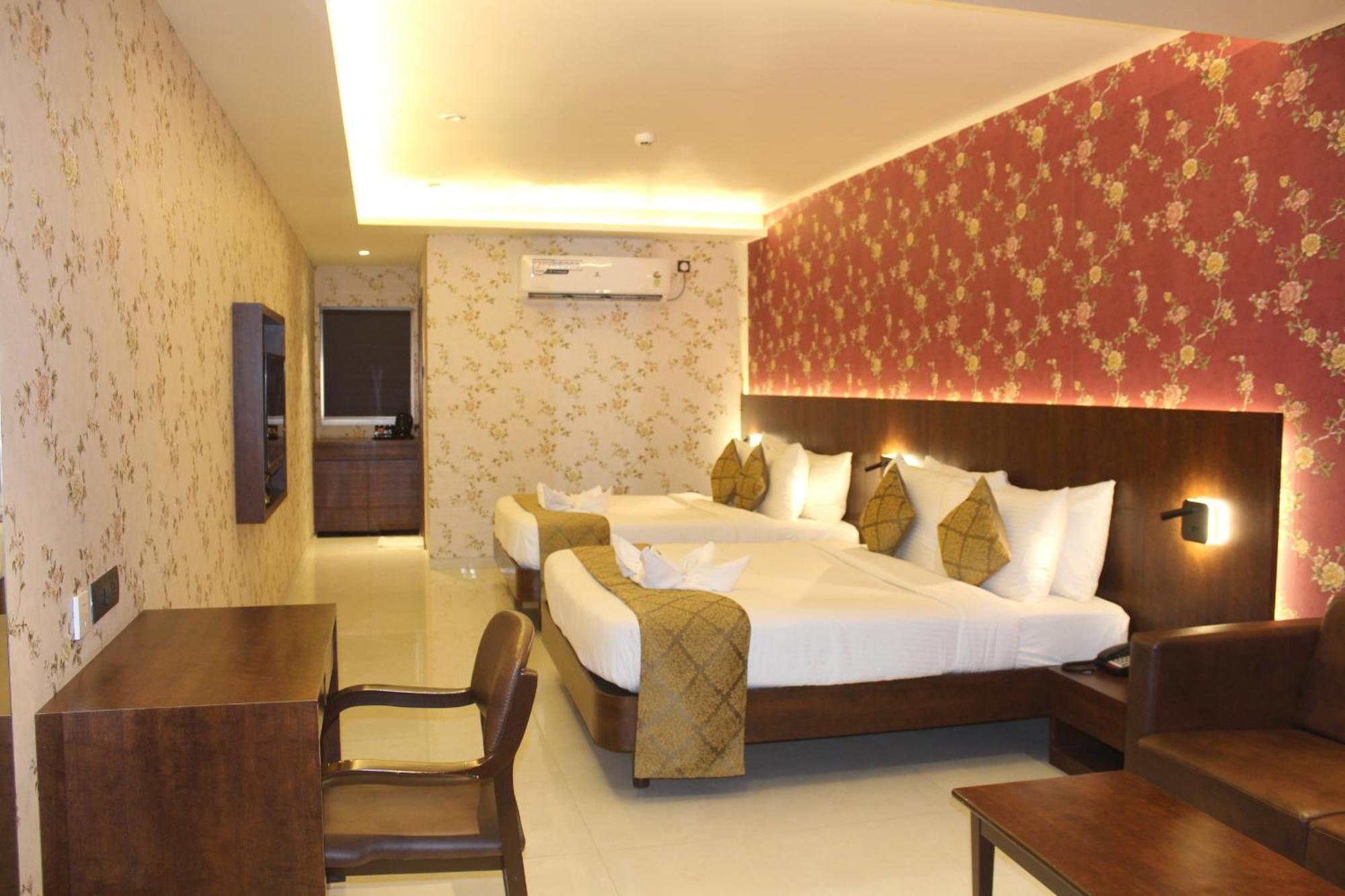 Hotel Madhuban Silvassa Exteriér fotografie